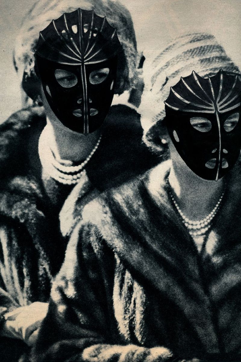 Les princesses - 40x60, print by Mathieu Renard